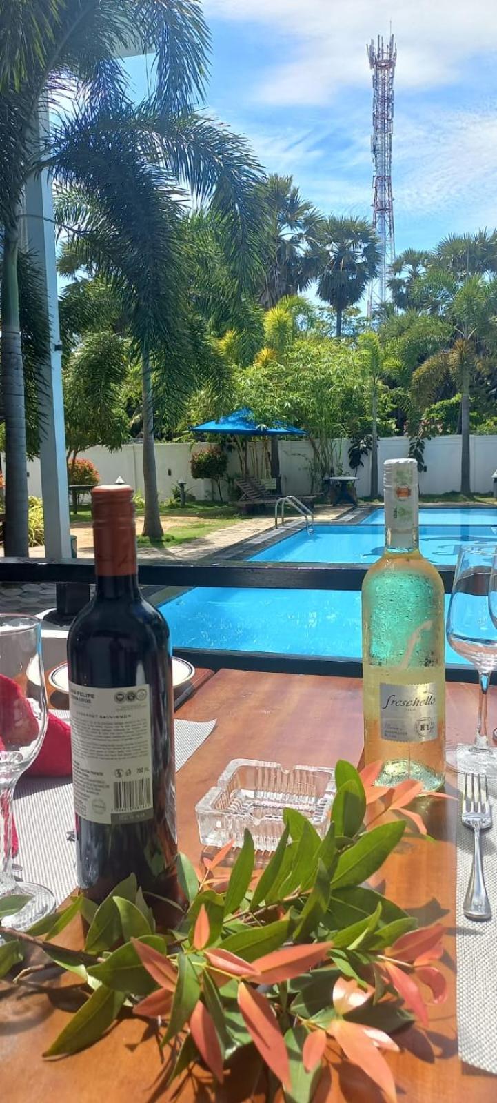 J7 Villaj Resort Trincomalee Exterior foto